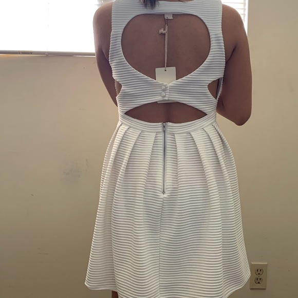 Dress - Picture 2 of 6